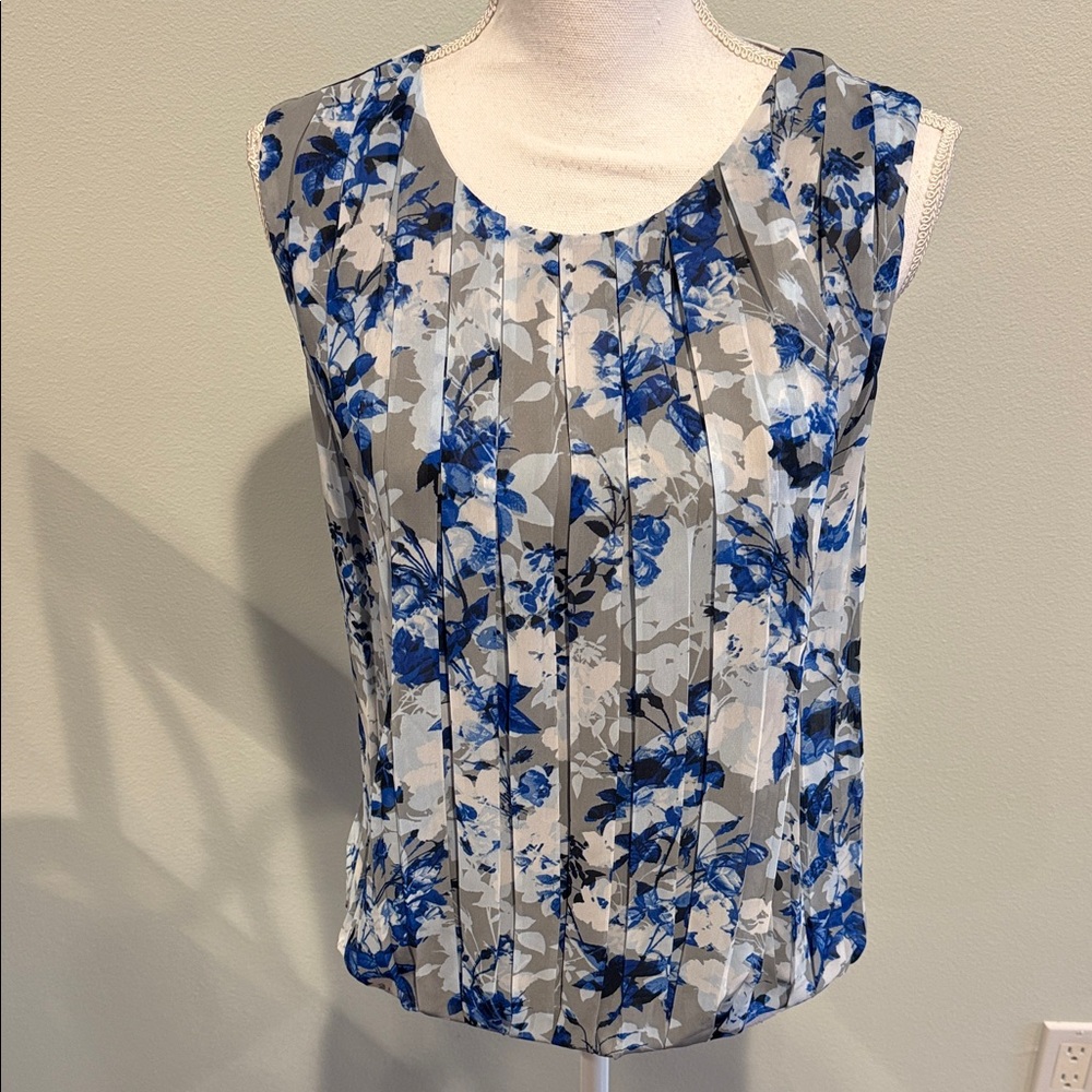 Calvin Klein  Sleeveless Women's Top - Blue and Gray size large pit to pit 22